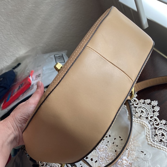 Coach Legacy Willis tan leather cross body purse - Picture 9 of 12